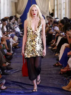Look 31: bata, calça