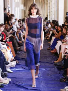Look 34: bata, top, calça
