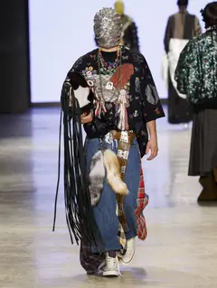 Look 29: camiseta, calça