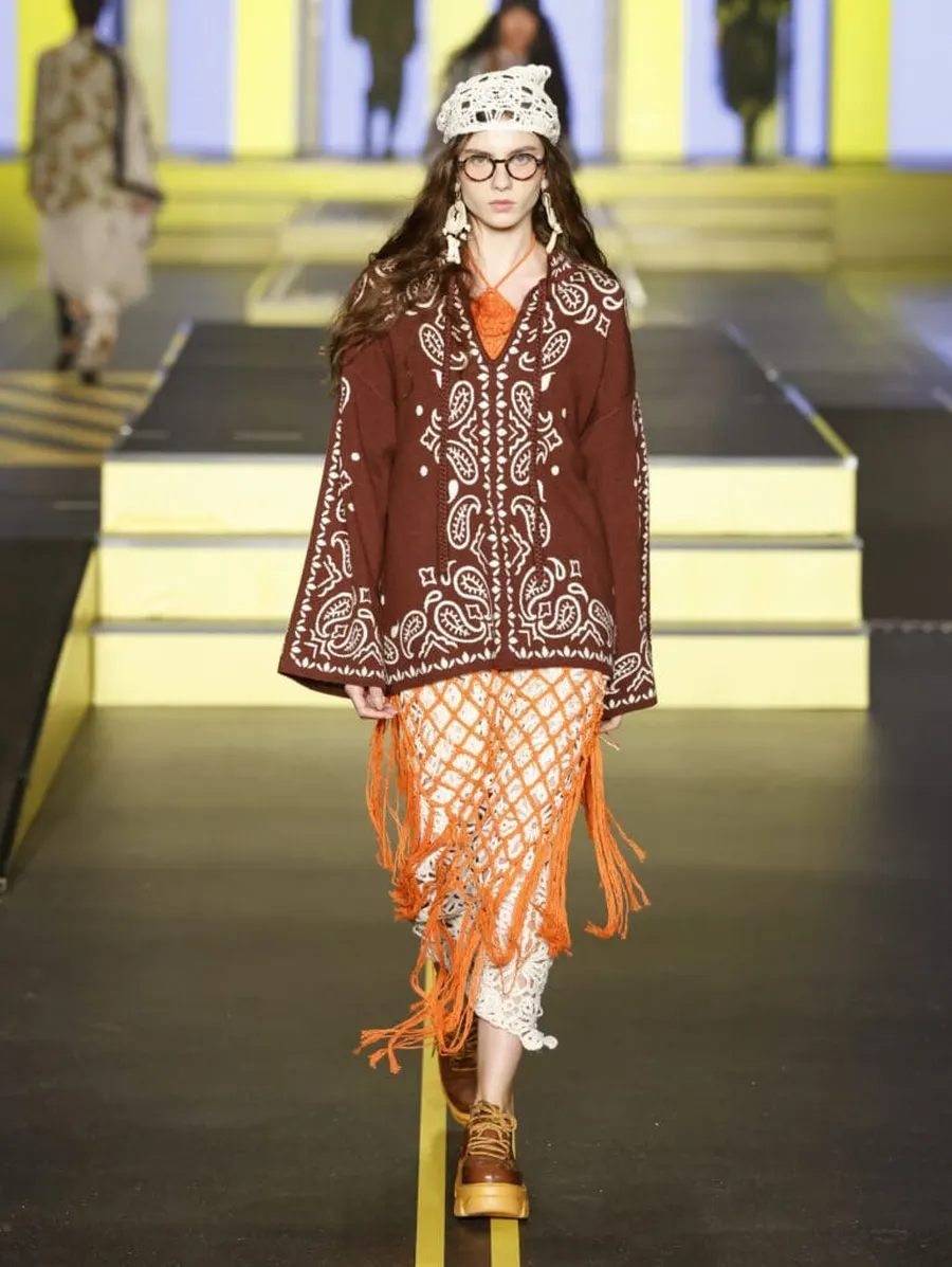 Look 9: túnica, saia
