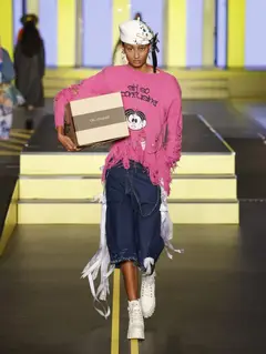 Look 24: suéter, bermuda