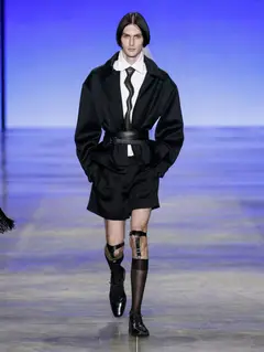 Look 4: jaqueta, shorts, camisa