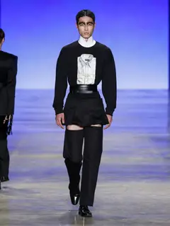 Look 8: suéter, saia, calça