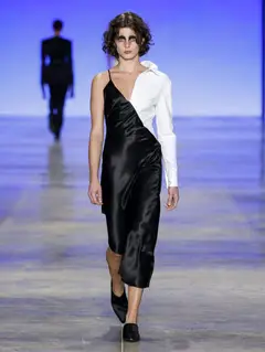 Look 9: vestido, camisa