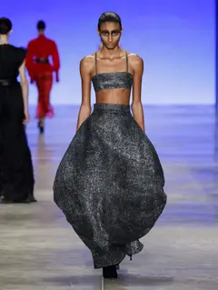 Look 39: top, saia