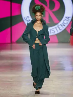 Look 34: casaco, calça