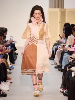 Look 6: vestido