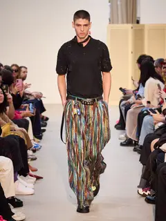 Look 21: polo, calça