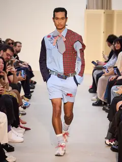 Look 24: camisa, shorts